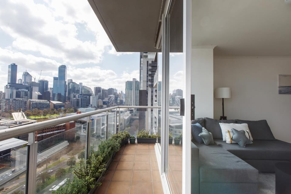 Balcony/Terrace, City view, River view