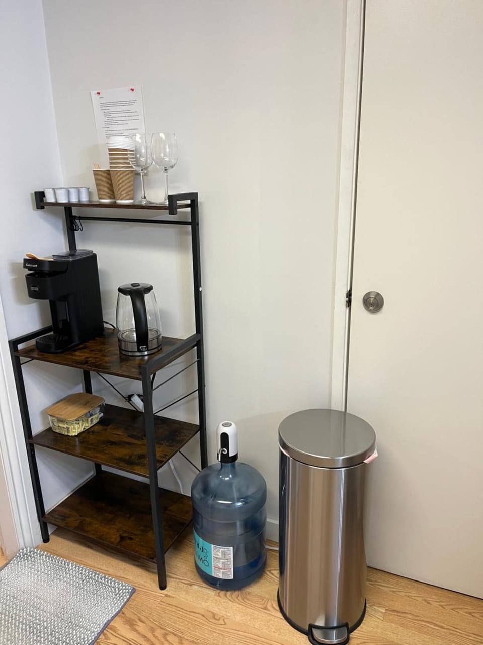 Coffee/tea facilities, Kitchen or kitchenette