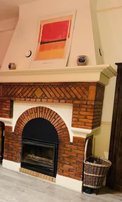 Living room, fireplace, fireplace