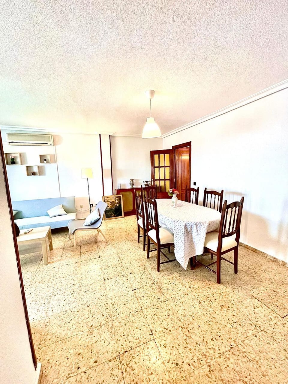 Living room, Photo of the whole room, Seating area, Dining area