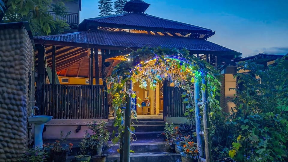 Property building, Restaurant/places to eat