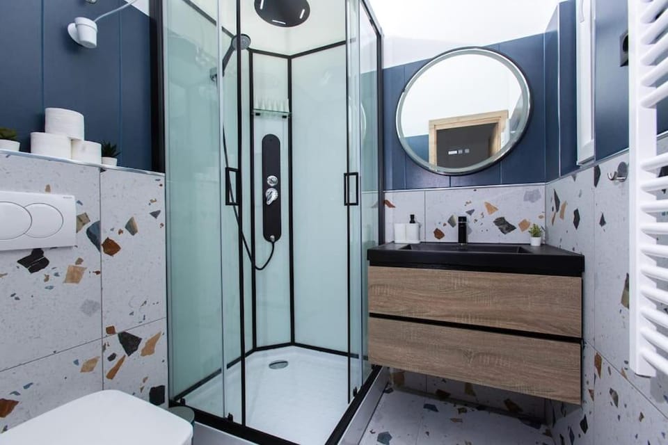 Shower, Bathroom
