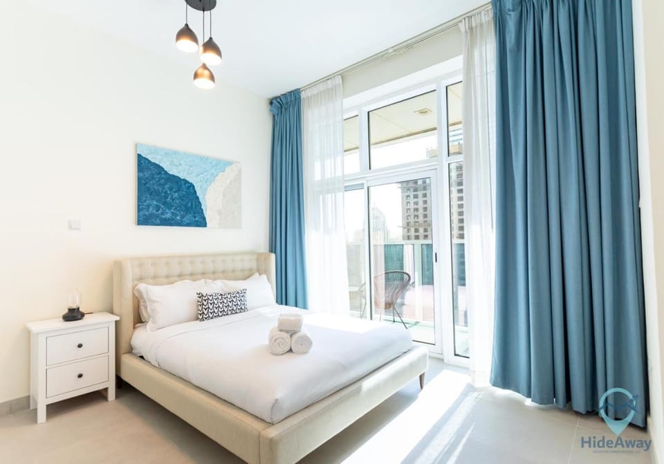 Bed, Balcony/Terrace, Photo of the whole room, Bedroom, towels