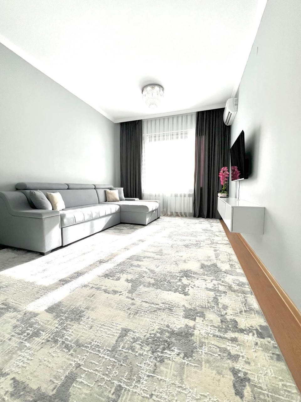 Communal lounge/ TV room, TV and multimedia, Living room, Seating area, Evening entertainment