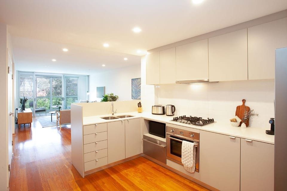 Slow Beam, Bondi Beach Apartment in Sydney