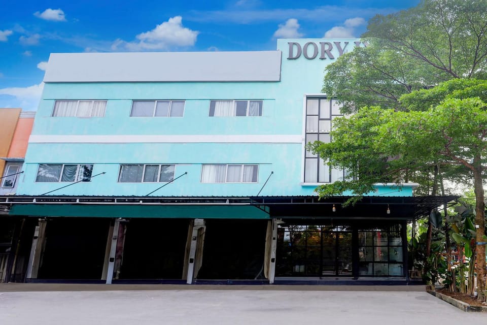 Facade/entrance