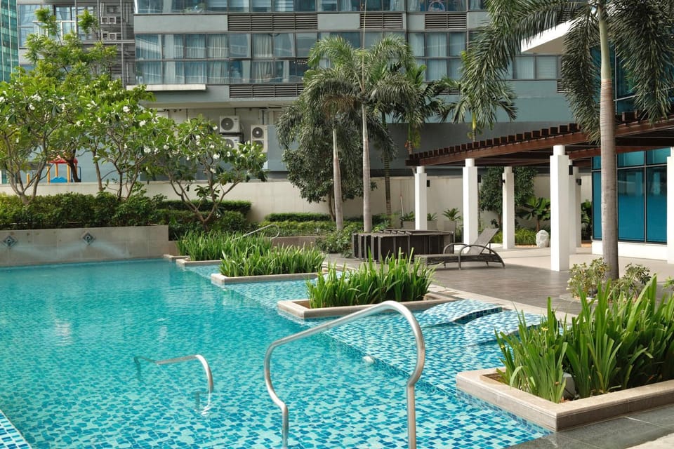 C'Avenue Uptown Parksuites BGC Apartment in Makati