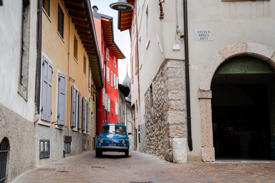 Neighbourhood, Street view