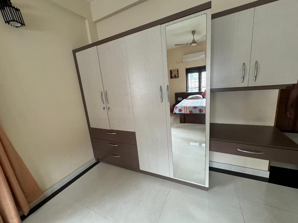 Bedroom, wardrobe