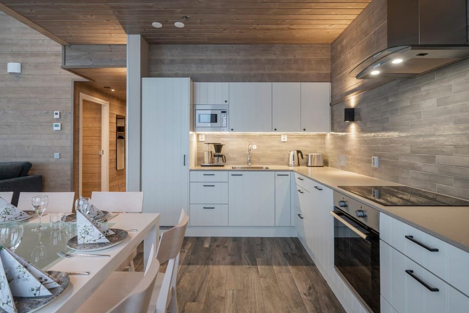 Coffee/tea facilities, dishwasher, oven, toaster, kitchen