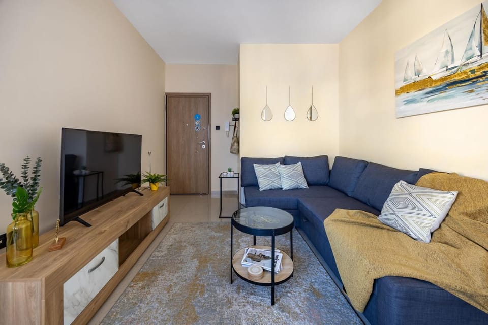 Communal lounge/ TV room, TV and multimedia, Living room, Decorative detail