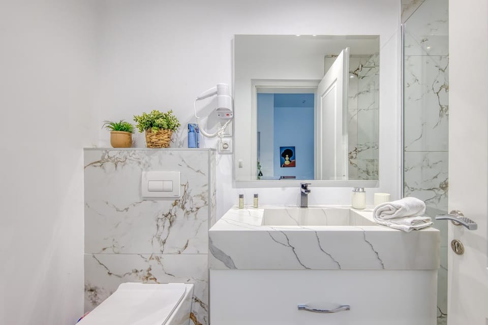 Bathroom, Living room