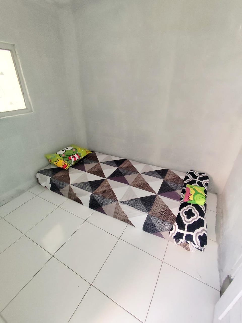 Jess House by Slamet House in West Java