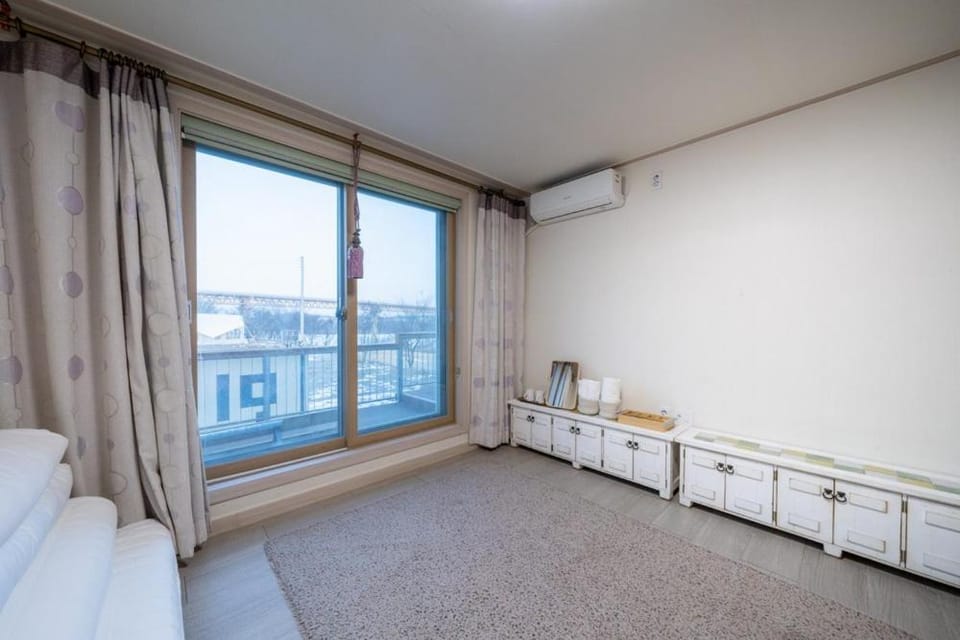 Yeoncheon Shineunsigan Pension Bed and Breakfast in Gyeonggi-do