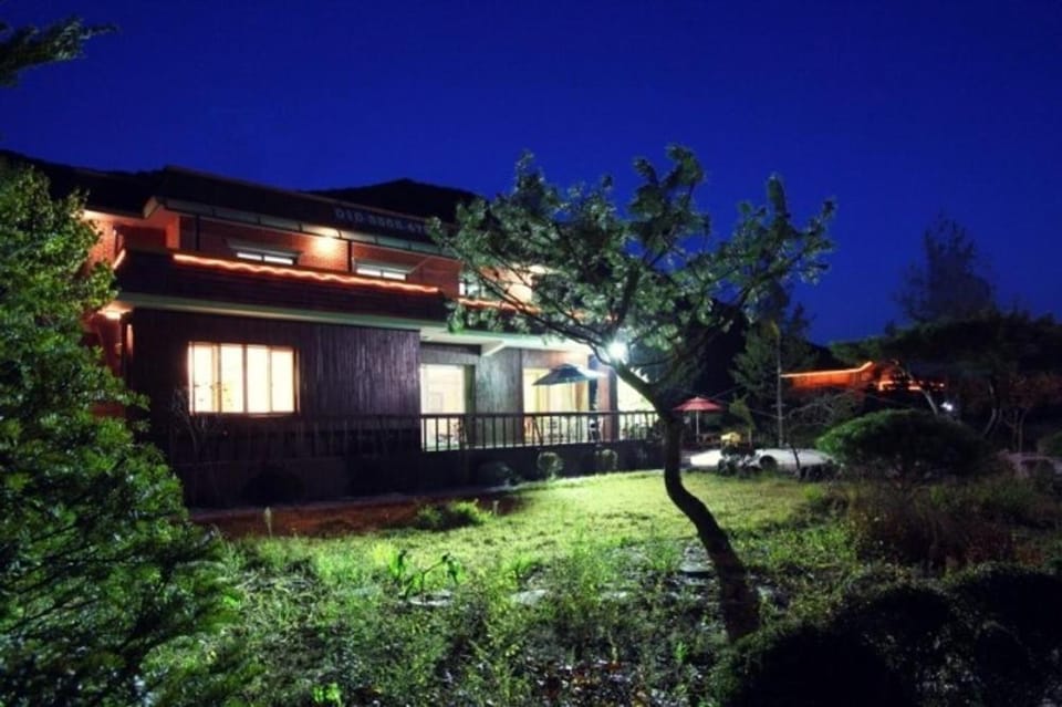 Jeongseon Villa House in South Korea