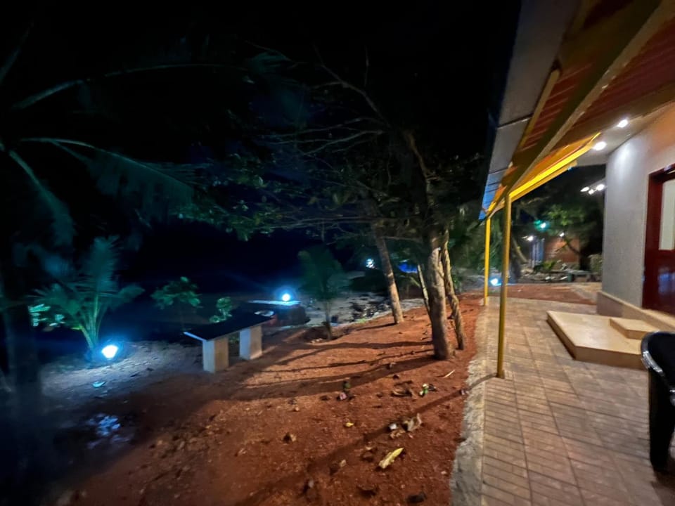 Rocks beach house Vacation rental in India