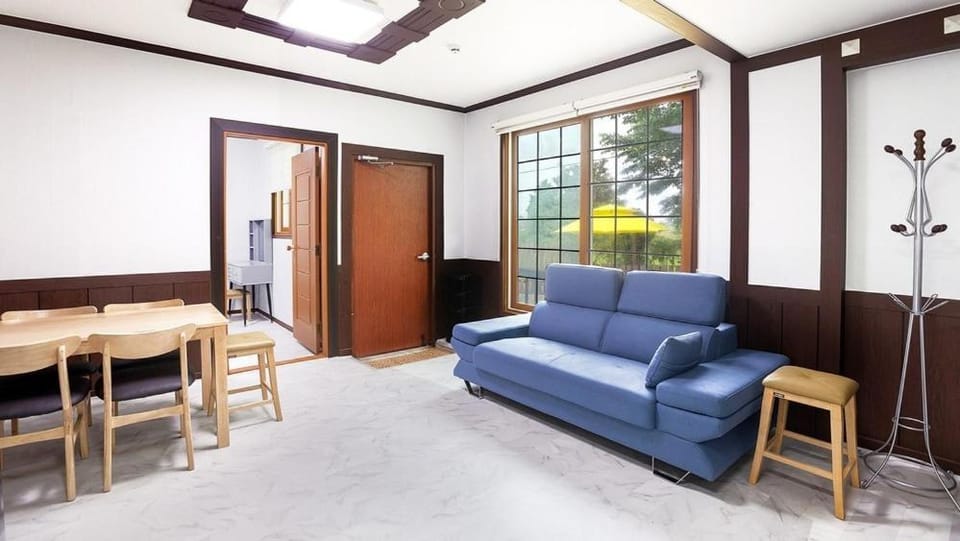 Taean Anmyeondo Lake and Sea Village Pension Bed and Breakfast in South Korea
