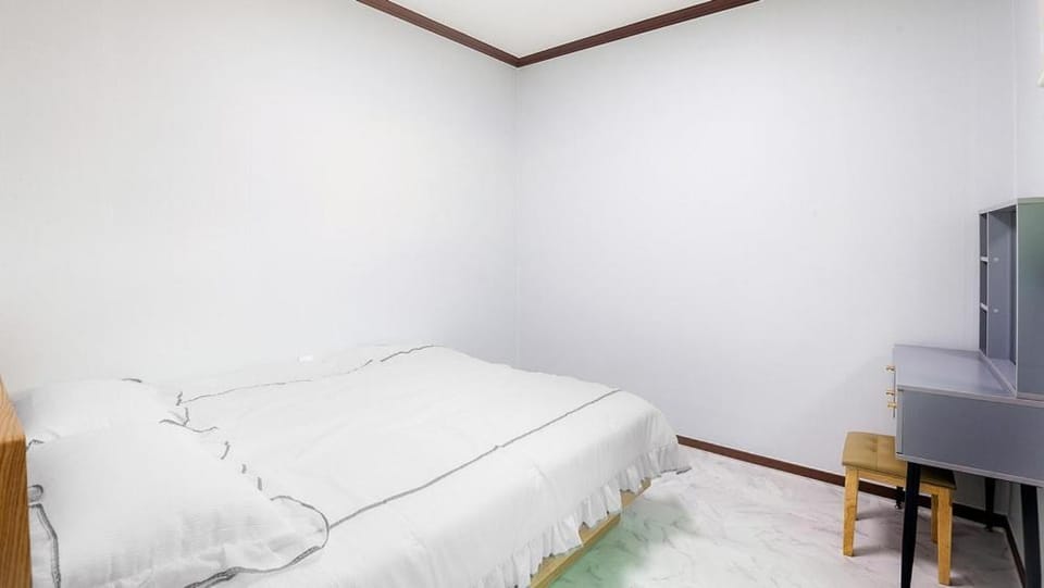 Taean Anmyeondo Lake and Sea Village Pension Bed and Breakfast in South Korea