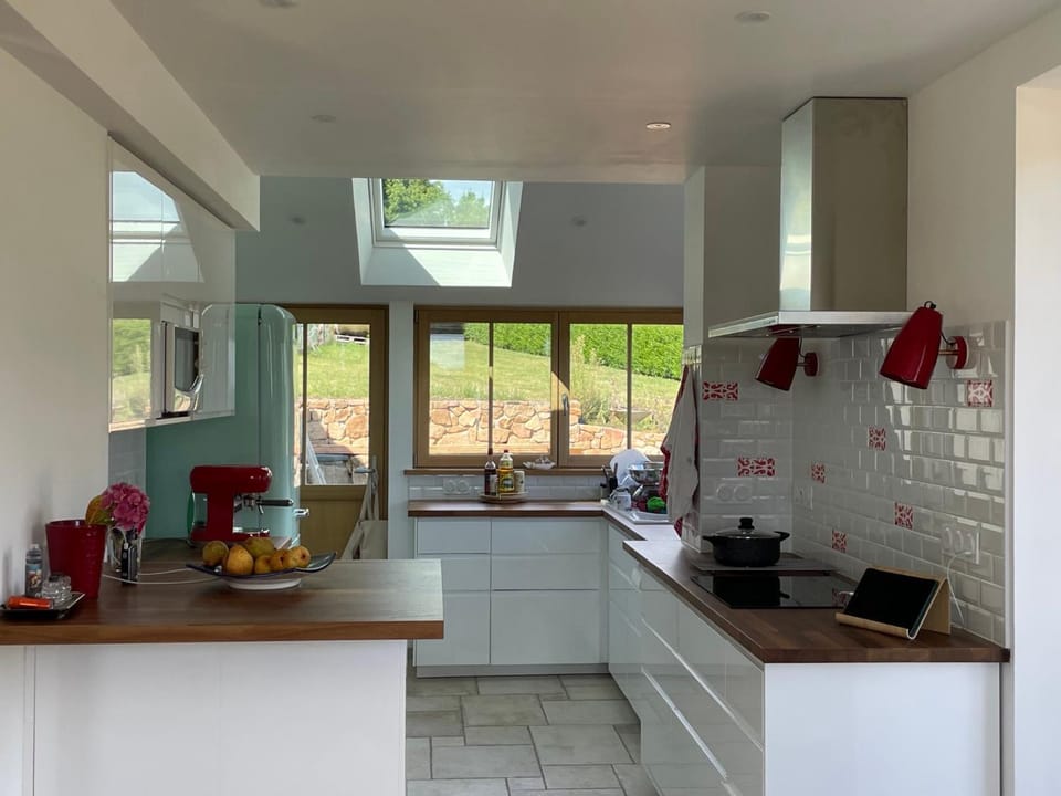 Kitchen or kitchenette, Living room