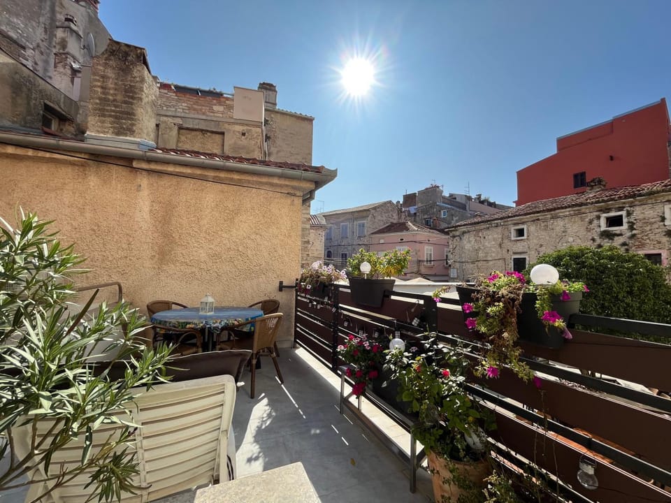 Balcony/Terrace, Balcony/Terrace