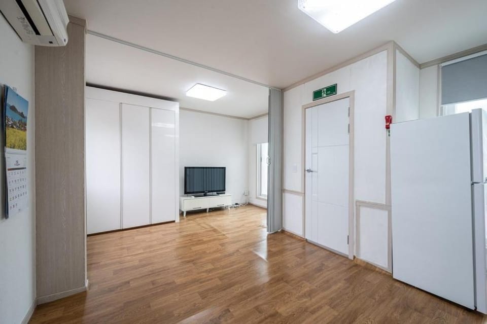 Night Calm Pension Yeosu Bed and Breakfast in South Korea
