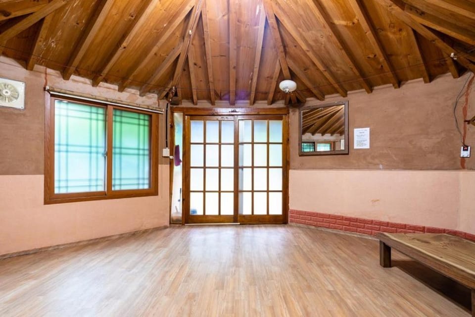 Gwangyang Sukhee's Hwangto Pension Bed and Breakfast in South Korea