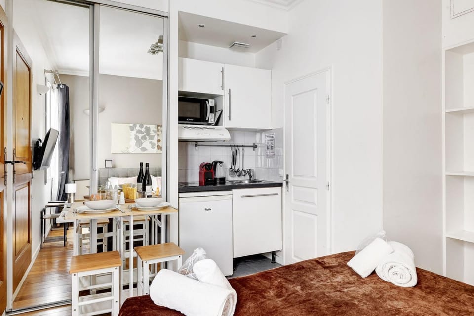 Bluestay 273 - Charmant Studio à Paris Apartment in Paris
