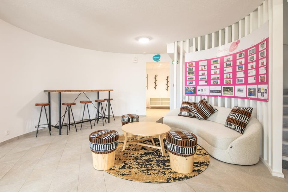 Property building, Lobby or reception