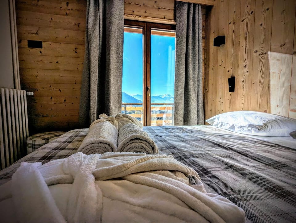 View (from property/room), Bedroom, towels