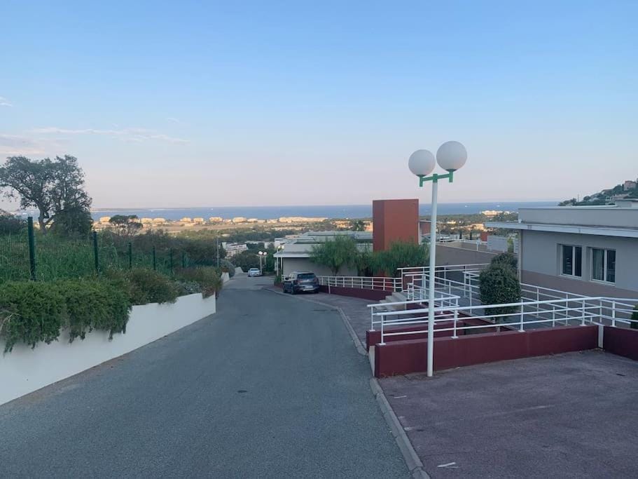 Magnifique appartement calme avec piscine Apartment in Mandelieu-La Napoule