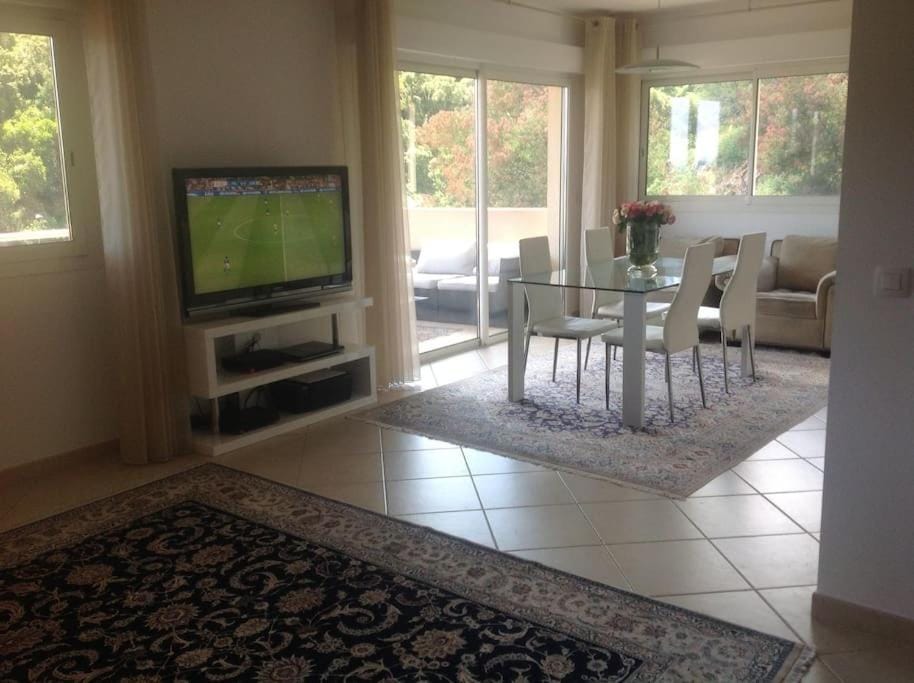 Magnifique appartement calme avec piscine Apartment in Mandelieu-La Napoule