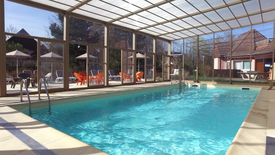 Swimming pool, Swimming pool