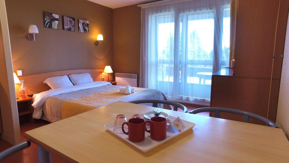 Dining area, Bedroom