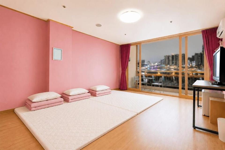 Geoje Haewanaru Youthtel Bed and Breakfast in South Korea