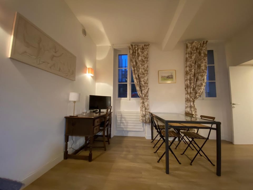 Property building, Living room