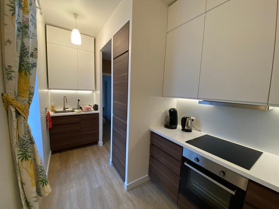 Kitchen or kitchenette, Living room