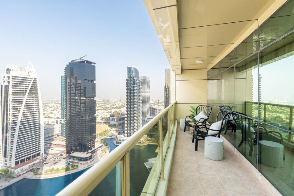 Property building, Day, View (from property/room), Balcony/Terrace