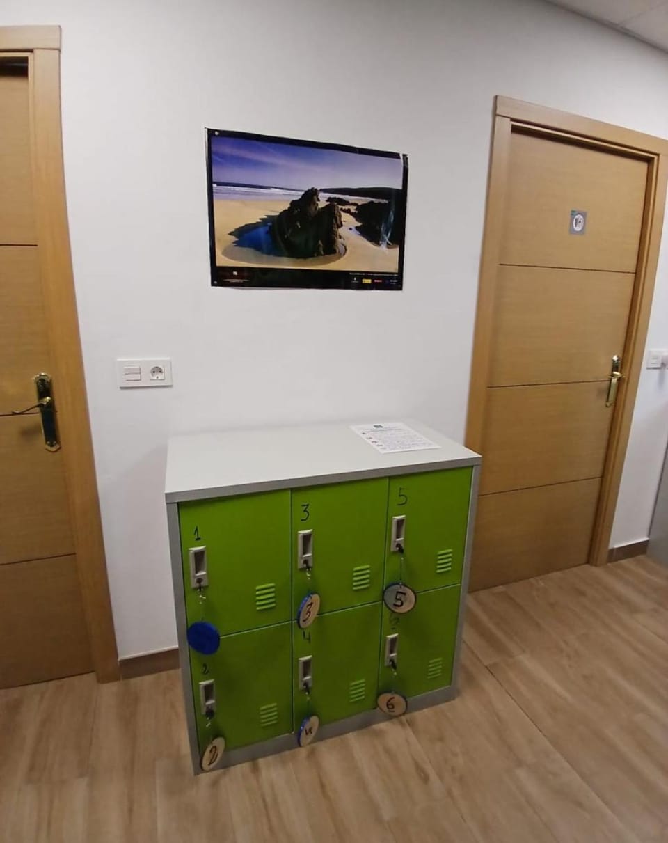 locker, locker