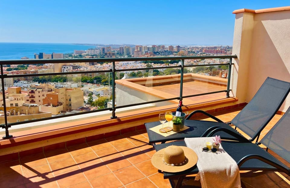 Day, Natural landscape, View (from property/room), Balcony/Terrace, City view, Sea view