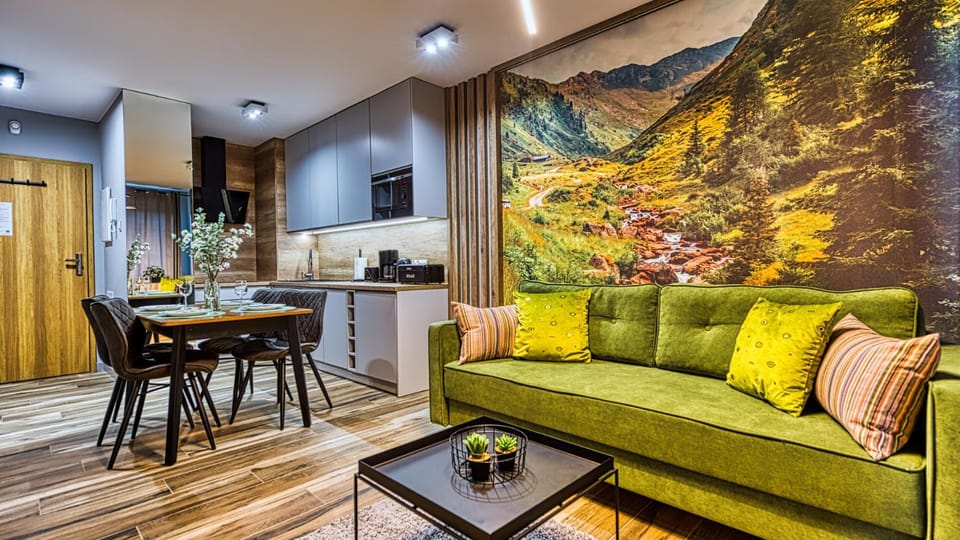Kitchen or kitchenette, Seating area, Dining area