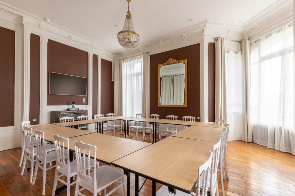 Banquet/Function facilities, Meeting/conference room