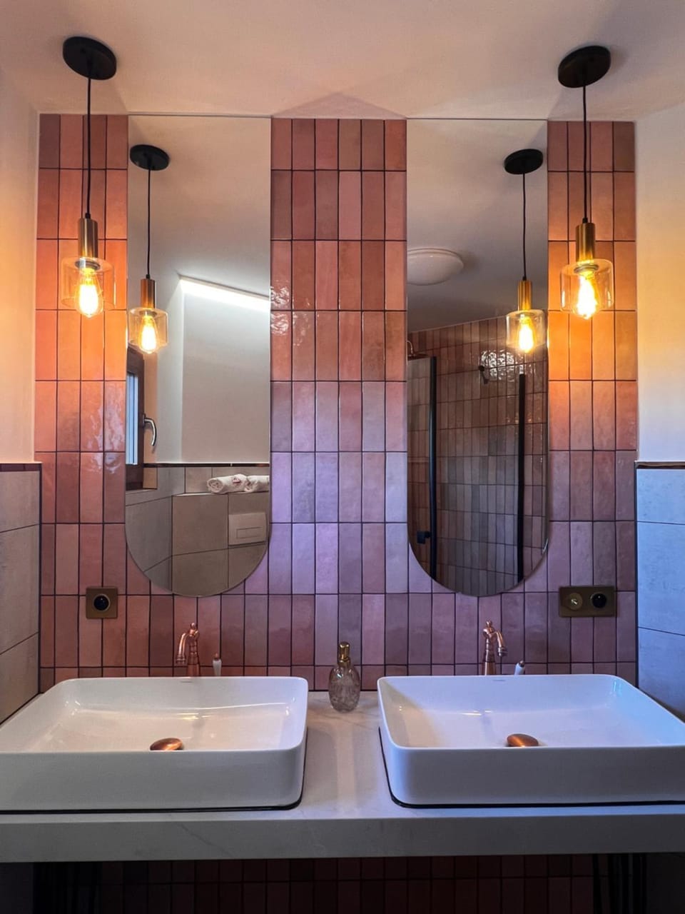 Shower, Bathroom, towels