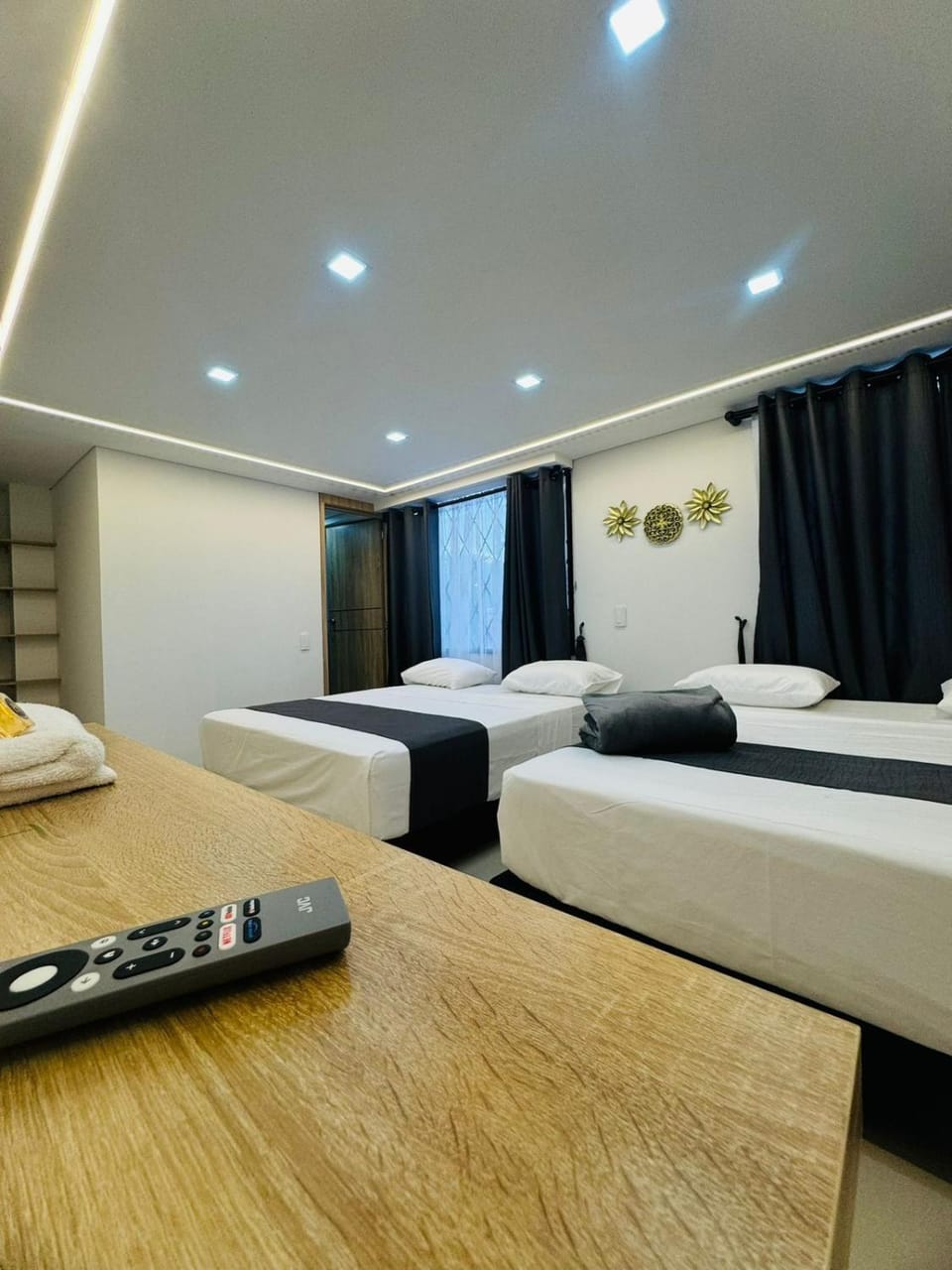 Bed, TV and multimedia, Bedroom