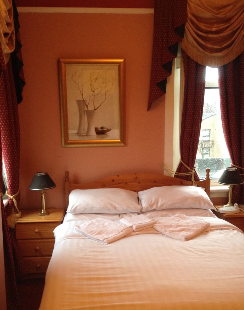 Bed, Decorative detail, Bedroom