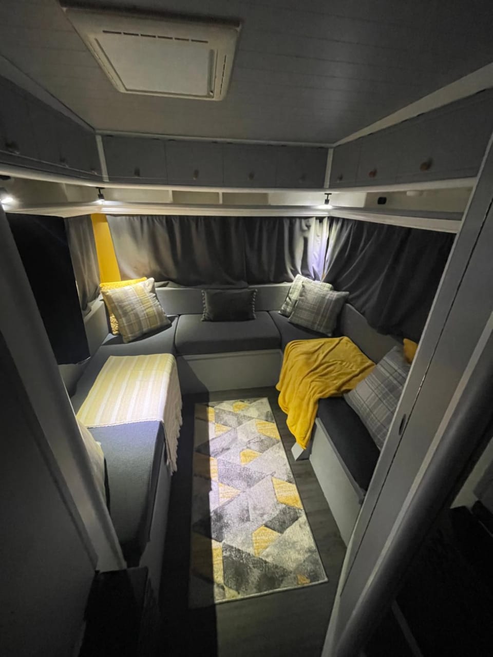 Surfer Mammut Campground/ 
RV Resort in Ipswich