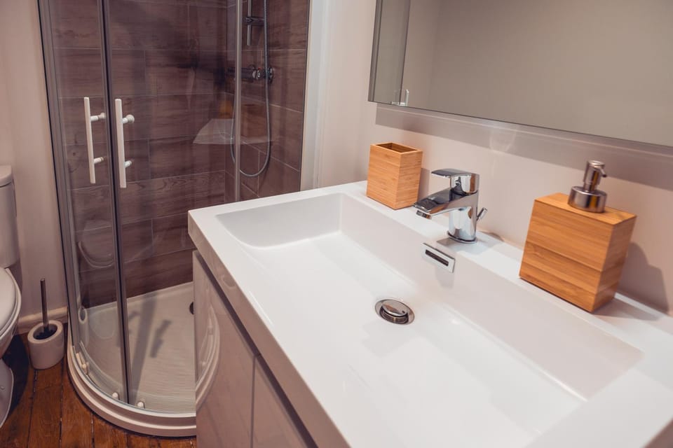 Shower, Toilet, Bathroom