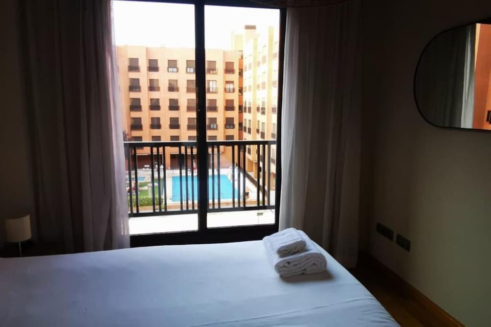Beautiful apartment with pool, padel and parking - BB Apartment in Madrid