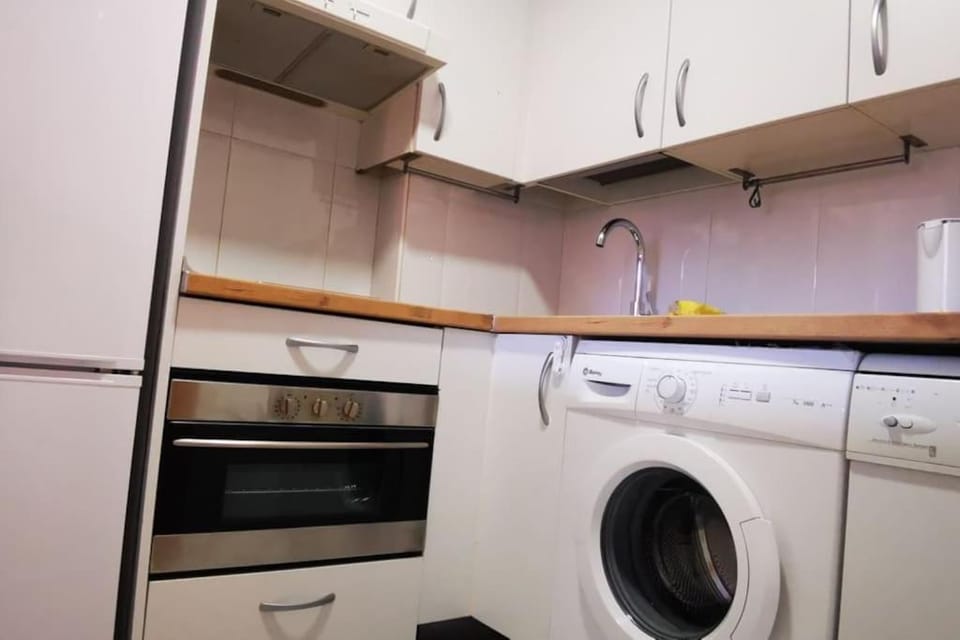 Beautiful apartment with pool, padel and parking - BB Apartment in Madrid