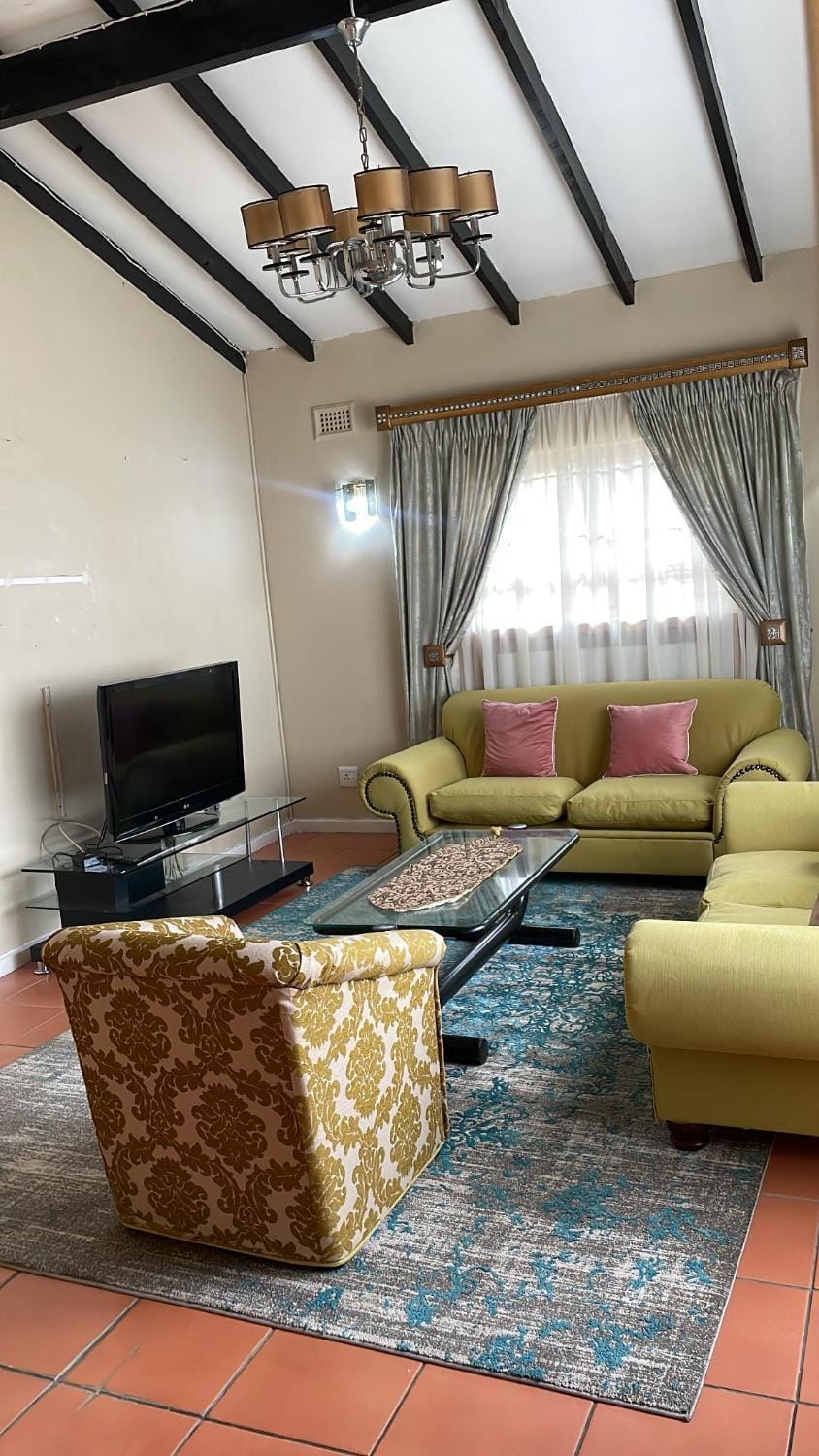 Communal lounge/ TV room