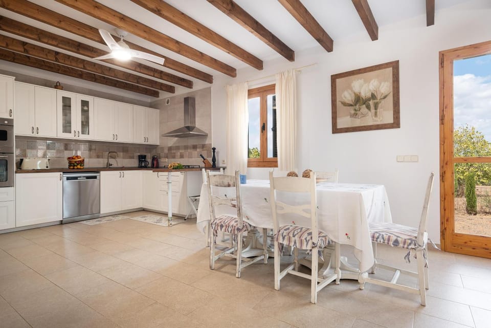 Kitchen or kitchenette, Other, Dining area